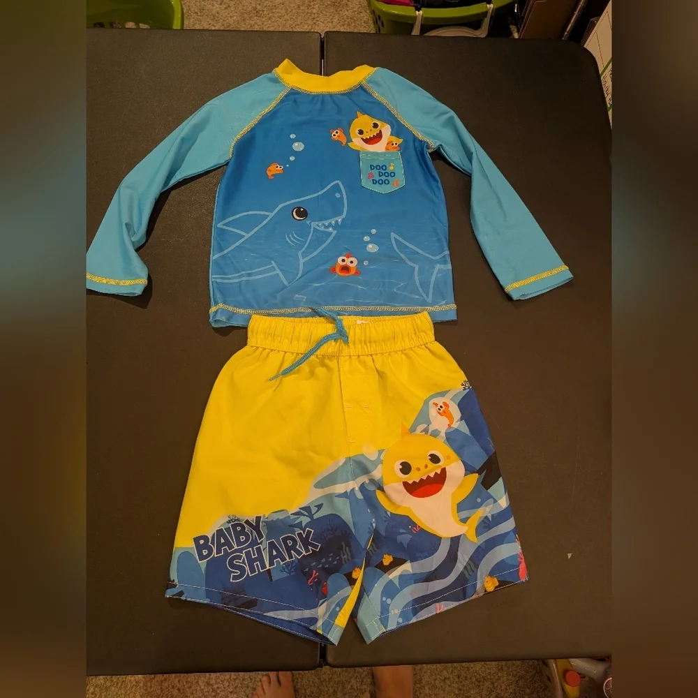 Nickelodeon Pinkfong Baby Shark Toddler Boy Long Sleeve Rash Guard & Swim Trunks